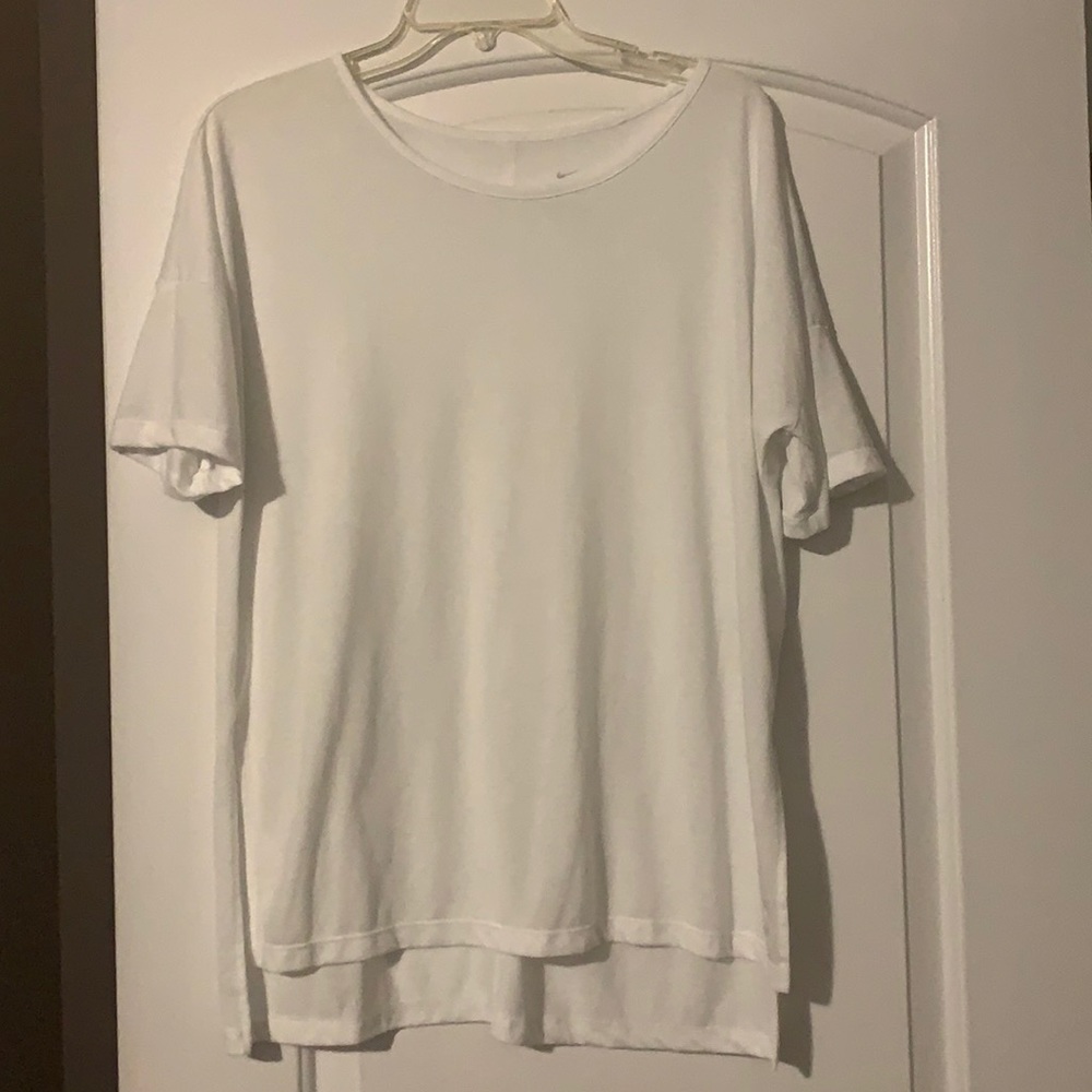 Nike Yoga White Tee hi low style